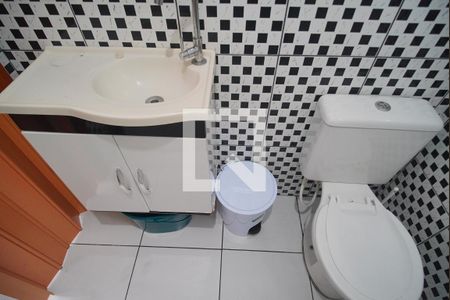 Banheiro de kitnet/studio para alugar com 1 quarto, 29m² em Centro, São Leopoldo