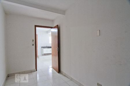 Quarto 1 de casa para alugar com 2 quartos, 50m² em Vila Primavera, São Paulo