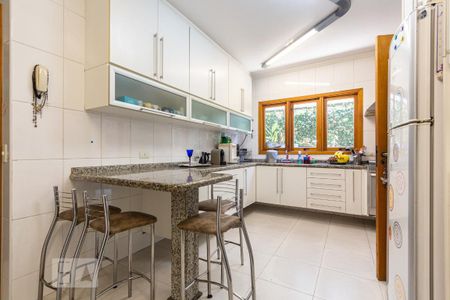 Casa à venda com 250m², 4 quartos e 4 vagasCozinha