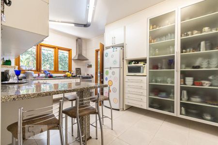 Casa à venda com 250m², 4 quartos e 4 vagasCozinha