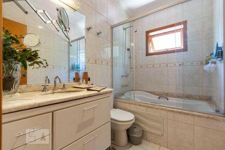 Casa à venda com 250m², 4 quartos e 4 vagasBanheiro da Suíte 2