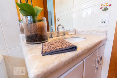 Casa à venda com 250m², 4 quartos e 4 vagasBanheiro da Suíte 1