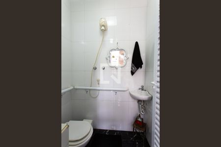 Casa à venda com 180m², 3 quartos e 1 vagaBanheiro 2