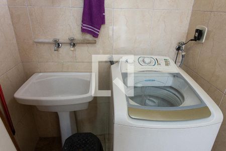 Casa à venda com 180m², 3 quartos e 1 vagaÁrea de Serviço