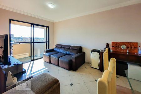 Sala de Apartamento com 3 quartos, 82m² Paulicéia