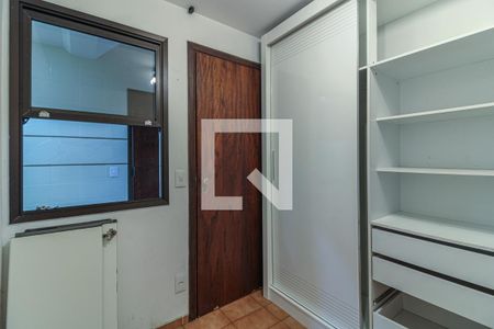 Apartamento para alugar com 180m², 3 quartos e 2 vagas Apartamento para alugar com 180m², 3 quartos e 2 vagasÁrea de Serviço - Quarto