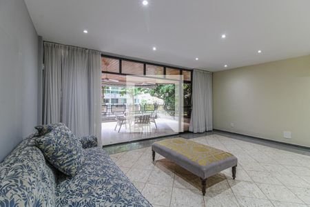 Apartamento para alugar com 180m², 3 quartos e 2 vagas Apartamento para alugar com 180m², 3 quartos e 2 vagasSala
