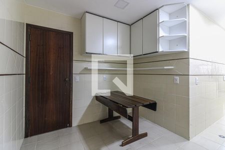 Apartamento para alugar com 180m², 3 quartos e 2 vagas Apartamento para alugar com 180m², 3 quartos e 2 vagasCozinha