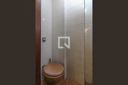 Apartamento para alugar com 180m², 3 quartos e 2 vagas Apartamento para alugar com 180m², 3 quartos e 2 vagasÁrea de Serviço - Banheiro