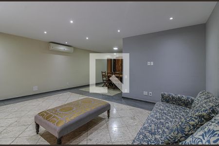 Apartamento para alugar com 180m², 3 quartos e 2 vagas Apartamento para alugar com 180m², 3 quartos e 2 vagasSala