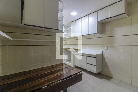 Apartamento para alugar com 180m², 3 quartos e 2 vagas Apartamento para alugar com 180m², 3 quartos e 2 vagasCozinha