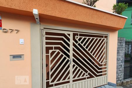Casa à venda com 180m², 2 quartos e 2 vagasFachada