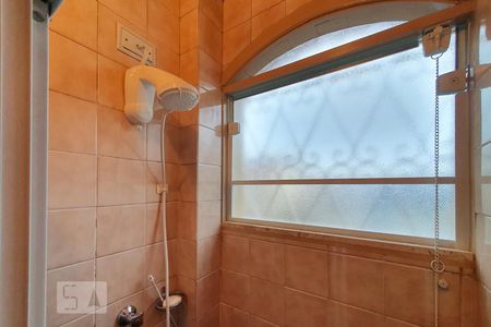 Casa à venda com 180m², 2 quartos e 2 vagasBanheiro de Serviço