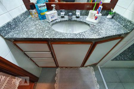 Casa à venda com 180m², 2 quartos e 2 vagasBanheiro