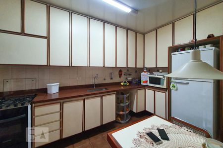 Casa à venda com 180m², 2 quartos e 2 vagasCozinha