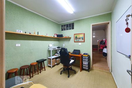 Casa à venda com 180m², 2 quartos e 2 vagasQuarto de Serviço ou extra