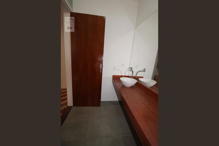 Casa à venda com 280m², 4 quartos e 4 vagasBanheiro Social