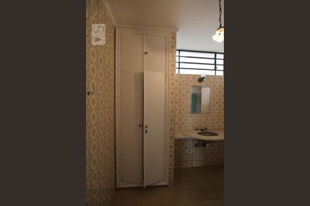 Casa à venda com 280m², 4 quartos e 4 vagasBanheiro 2