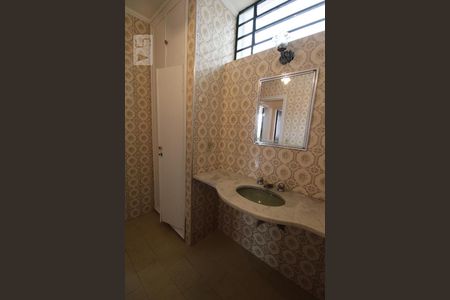 Casa à venda com 280m², 4 quartos e 4 vagasBanheiro 2