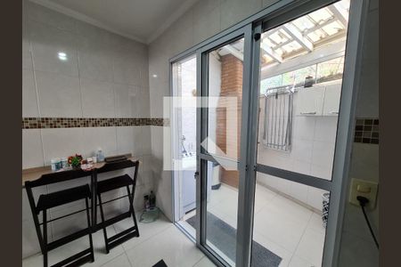 Casa à venda com 44m², 2 quartos e 1 vagaCozinha 