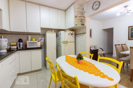 Casa à venda com 161m², 3 quartos e 2 vagasCozinha