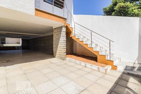 Casa à venda com 280m², 3 quartos e 4 vagas Casa à venda com 280m², 3 quartos e 4 vagasGaragem