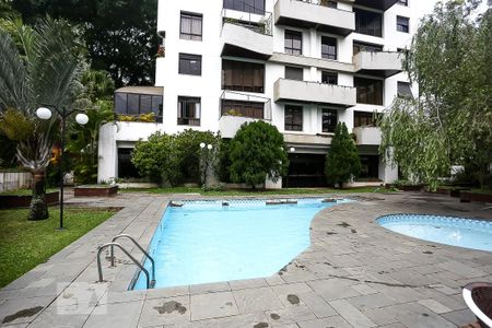 Apartamento à venda com 300m², 4 quartos e 3 vagasÁrea comum - Piscina