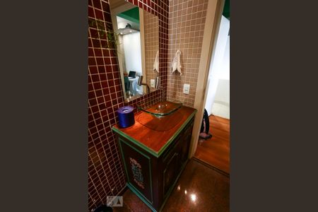 Apartamento à venda com 300m², 4 quartos e 3 vagasBanheiro da Suíte 1