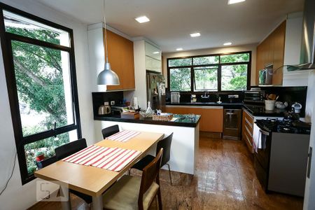 Apartamento à venda com 300m², 4 quartos e 3 vagasCozinha