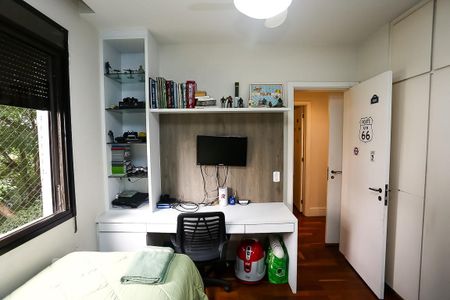 Apartamento à venda com 300m², 4 quartos e 3 vagasQuarto 2