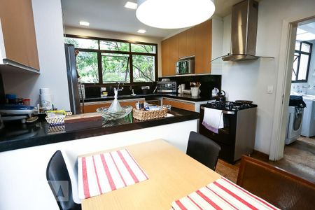 Apartamento à venda com 300m², 4 quartos e 3 vagasCozinha