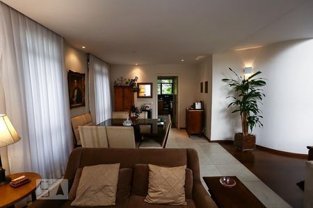 Sala 1 de apartamento para alugar com 4 quartos, 300m² em Vila Suzana, São Paulo