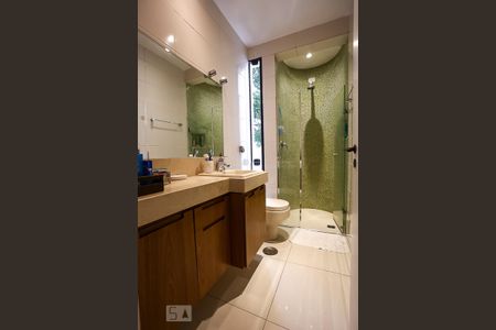 Apartamento à venda com 300m², 4 quartos e 3 vagasBanheiro