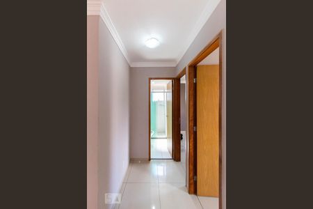 Corredor Quartos e Banheiro de apartamento para alugar com 2 quartos, 48m² em Jardim Ísis, Cotia