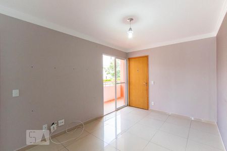 Sala de apartamento para alugar com 2 quartos, 48m² em Jardim Ísis, Cotia