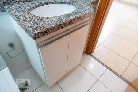 Apartamento para alugar com 70m², 2 quartos e 2 vagasArmário do Banheiro da Suíte 