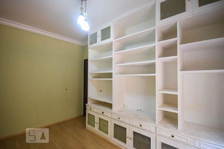 Sala de tv de casa à venda com 3 quartos, 212m² em Super Quadra Morumbi, São Paulo