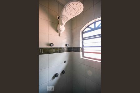 Chuveiro do banheiro de casa à venda com 3 quartos, 212m² em Super Quadra Morumbi, São Paulo