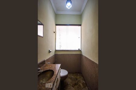 Casa à venda com 212m², 3 quartos e 2 vagasLavabo