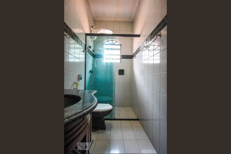 Casa à venda com 212m², 3 quartos e 2 vagasBanheiro