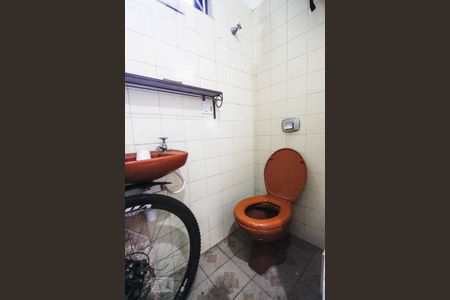 Casa à venda com 280m², 3 quartos e 4 vagas Casa à venda com 280m², 3 quartos e 4 vagasBanheiro de serviço 1