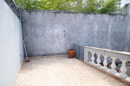 Casa à venda com 280m², 3 quartos e 4 vagas Casa à venda com 280m², 3 quartos e 4 vagasVaranda