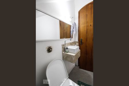 Casa à venda com 280m², 3 quartos e 4 vagas Casa à venda com 280m², 3 quartos e 4 vagasLavabo