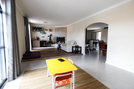 Casa à venda com 280m², 3 quartos e 4 vagas Casa à venda com 280m², 3 quartos e 4 vagasSala