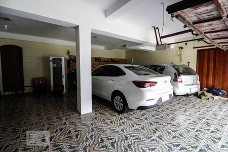 Casa à venda com 280m², 3 quartos e 4 vagas Casa à venda com 280m², 3 quartos e 4 vagasGaragem