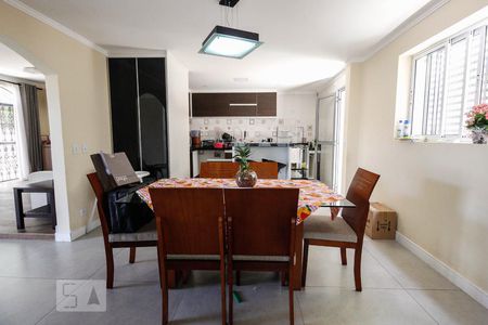 Casa à venda com 280m², 3 quartos e 4 vagas Casa à venda com 280m², 3 quartos e 4 vagasSala de jantar