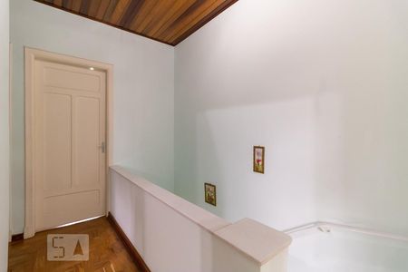 Corredor de casa à venda com 3 quartos, 115m² em Vila Dom Pedro I, São Paulo