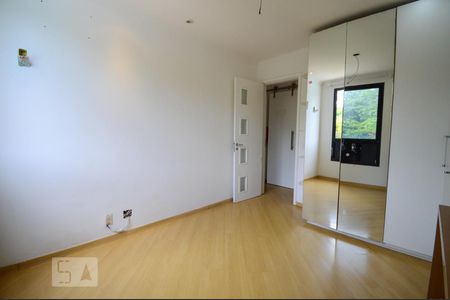 Apartamento à venda com 145m², 4 quartos e 2 vagasQuarto 2