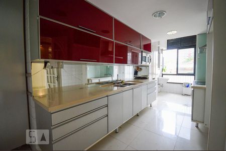 Apartamento à venda com 145m², 4 quartos e 2 vagasCozinha