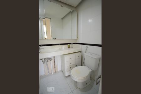 Apartamento à venda com 145m², 4 quartos e 2 vagasBanheiro Social